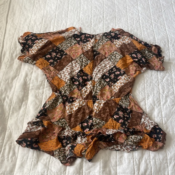 Patchwork romper , short sleeved and shorts - Picture 6 of 6